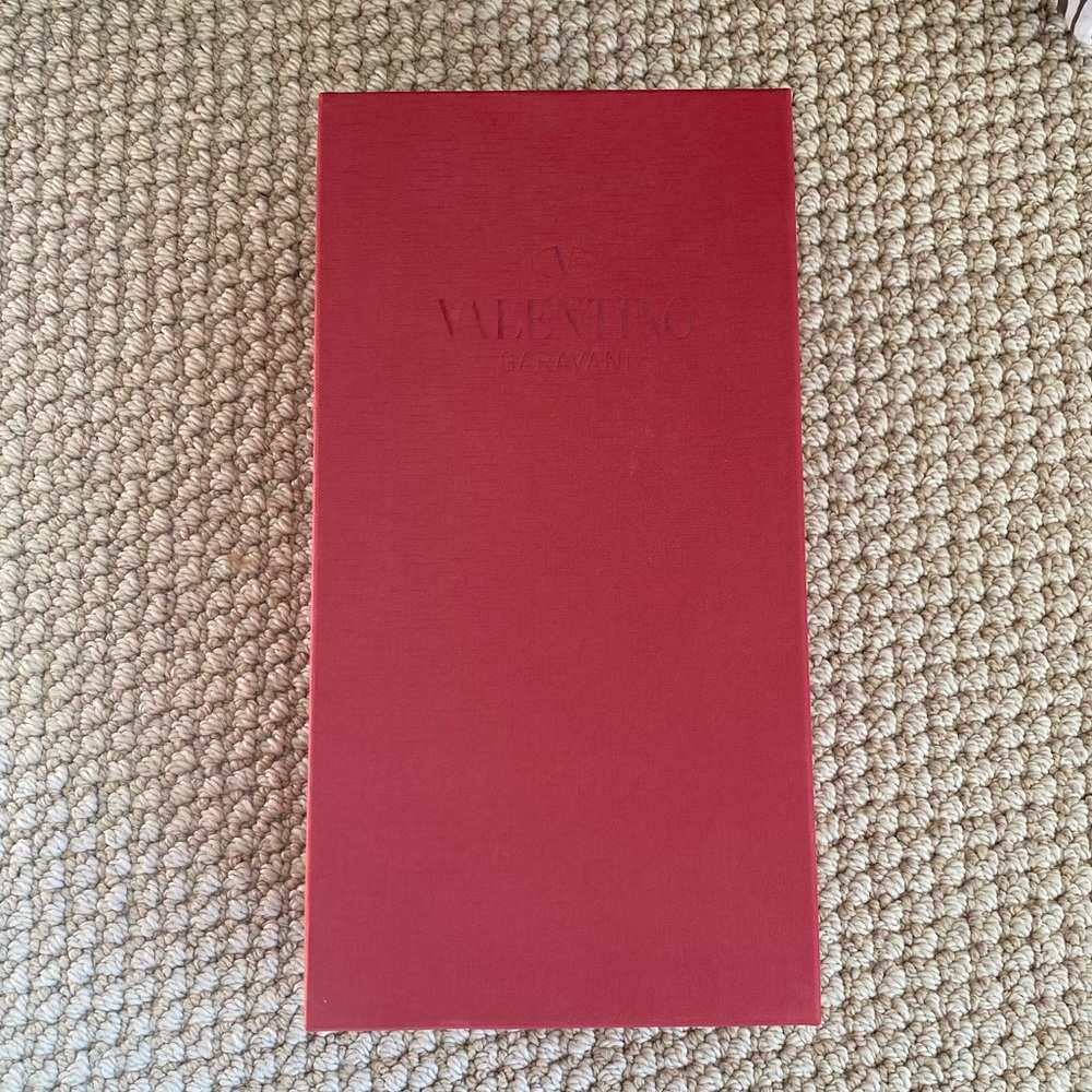 💯Authentic Valentino Shoe Box